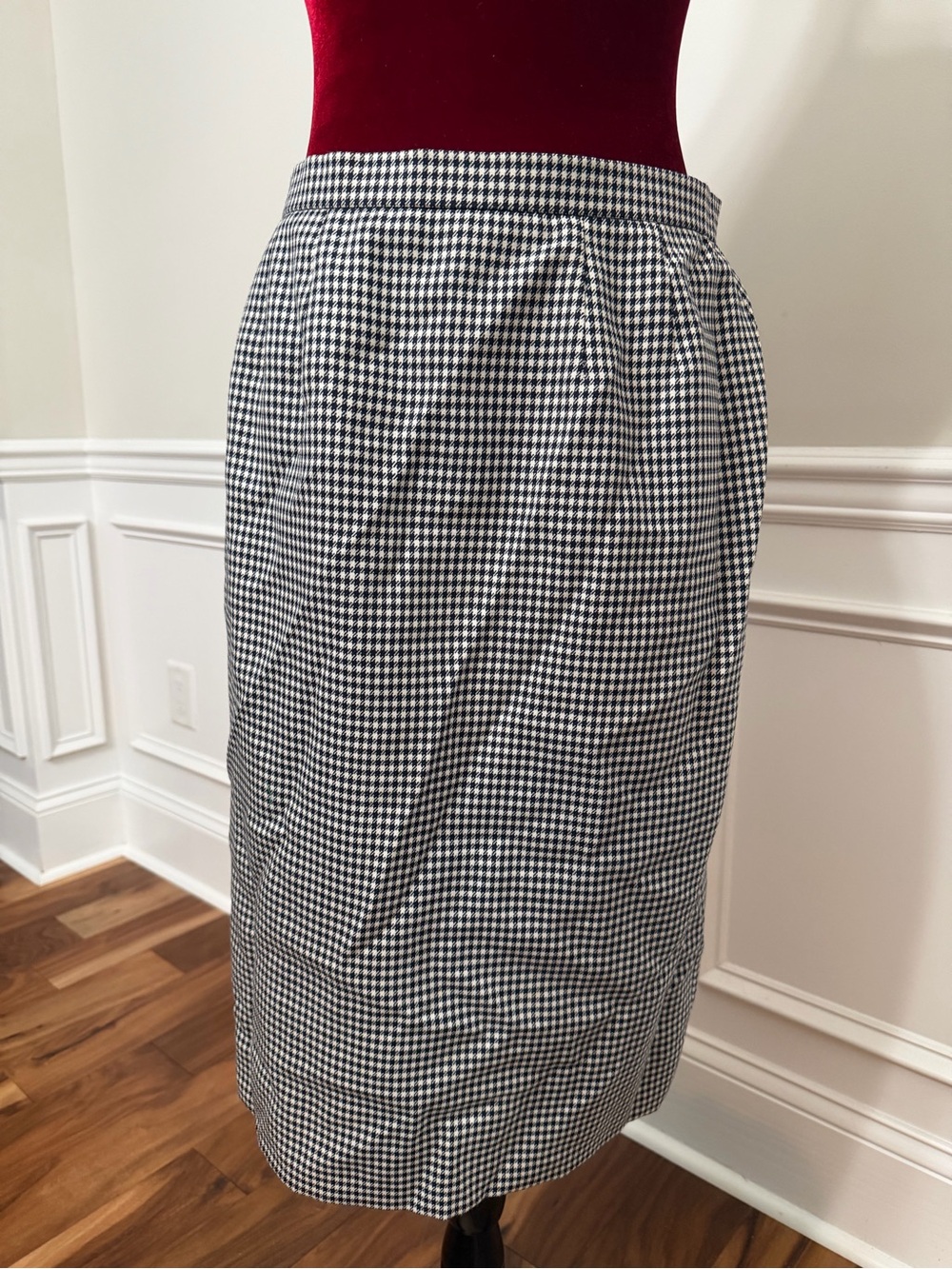 Vintage Navy & White Houndstooth Pencil Skirt | Mid-Length Career Wear